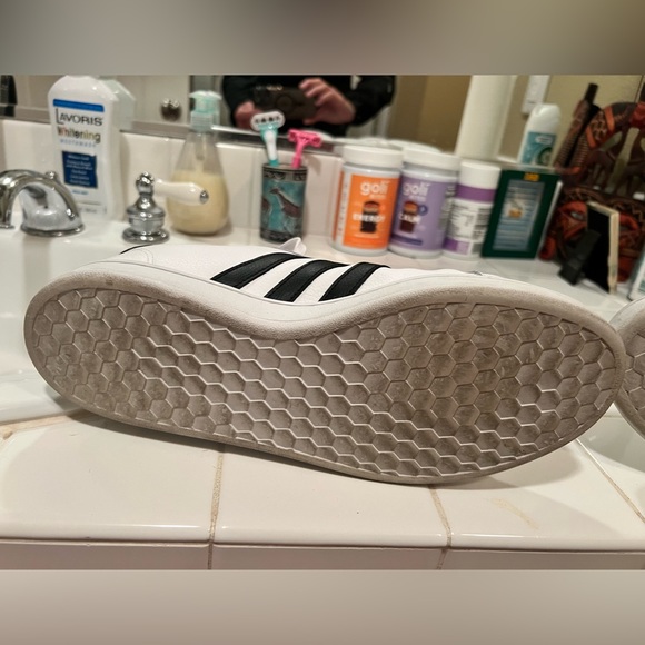 Adidas - Picture 1 of 5